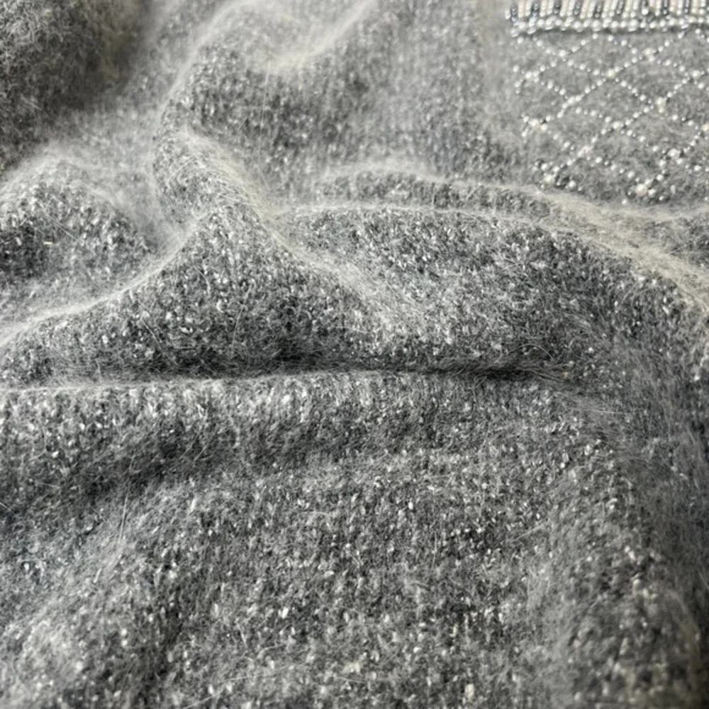 Vintage IB DIFFUSION Pearl‑Detail Silk‑Blend Sweater Size Medium - Picture 4 of 6